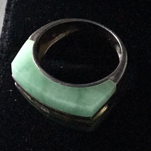 Gorgeous genuine jade peridot silver size 8 - Picture 2 of 2